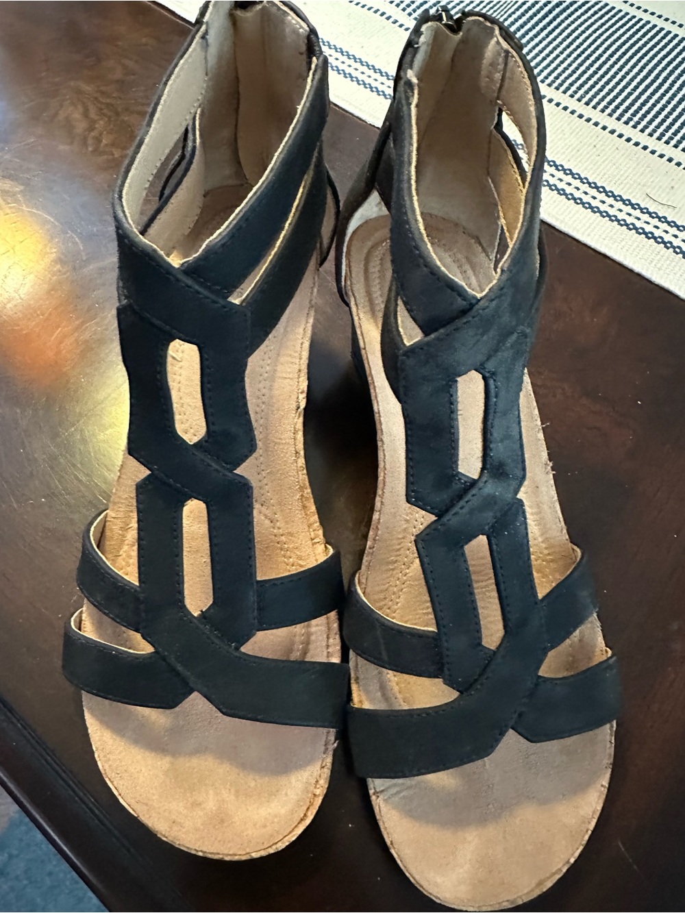 Adrienne Vittadini Wonen’s Black Strappy Gladiator Sandals Size 9